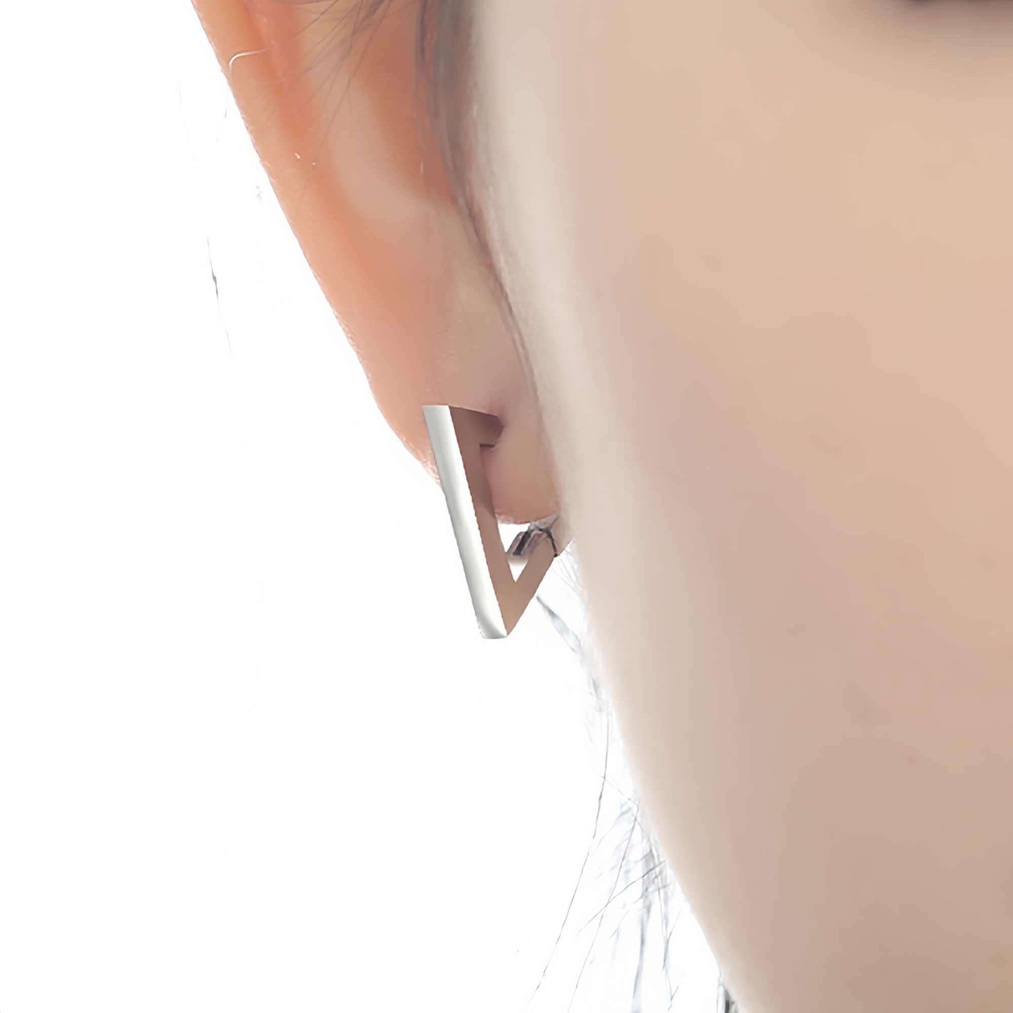 Polished Triangle Geometry Sta - مراجعة Men'S Accessories Trends 2025 وسعره
