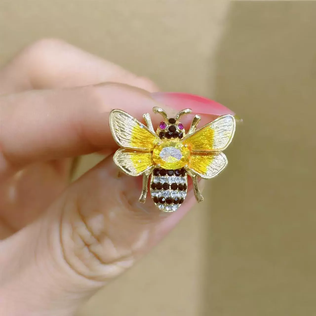1Pc Trendy Little Bee Brooch f - مراجعة Men'S Accessories Trends 2025 وسعره