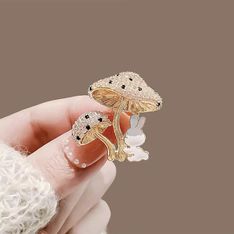 Romantic Rabbit Brooch for Men - مراجعة Men'S Accessories Trends 2025 وسعره
